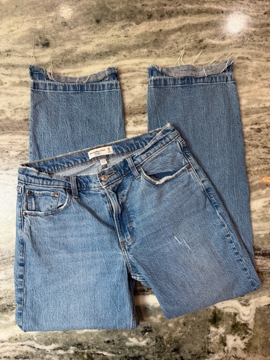 Abercrombie & Fitch Denim - Abercrombie & Fitch The Baggy Low Rise Jeans
Size 28